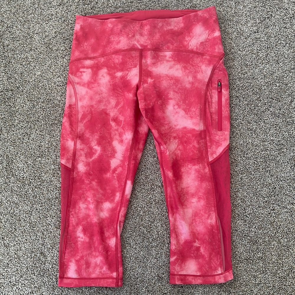 Lululemon pink capri leggings